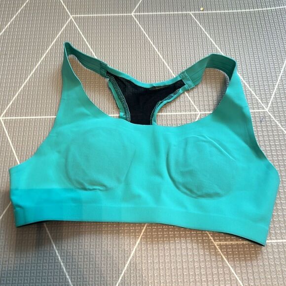 Lululemon size 34A Bra - Picture 2 of 3